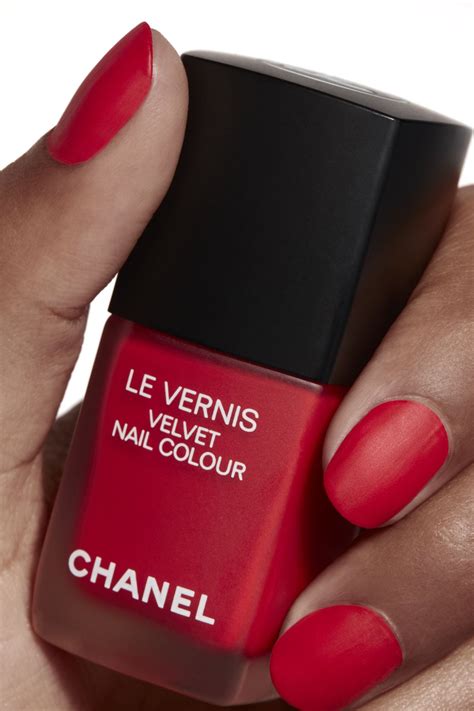 Chanel velvet nail polish